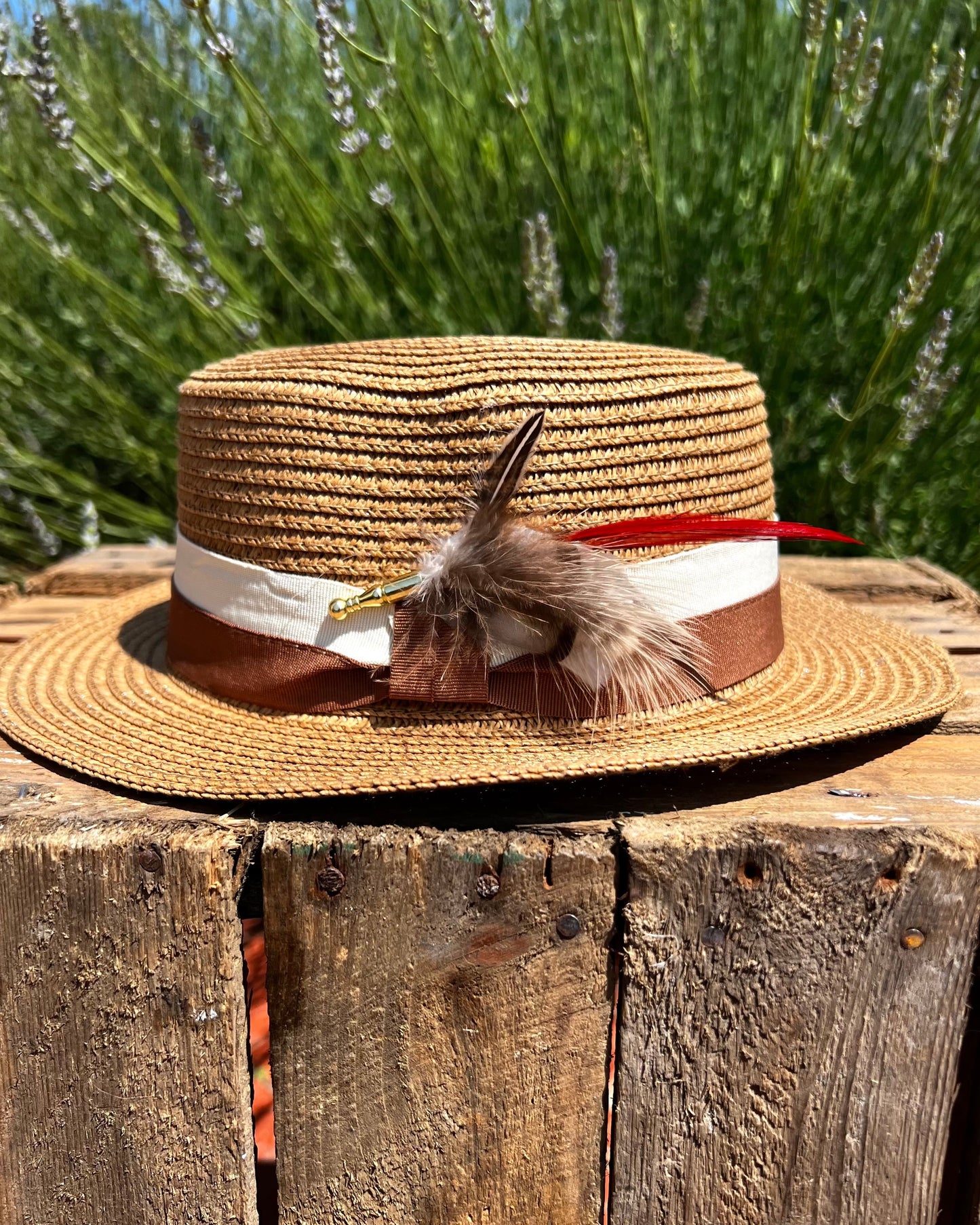 Chapeau paille et sa broche