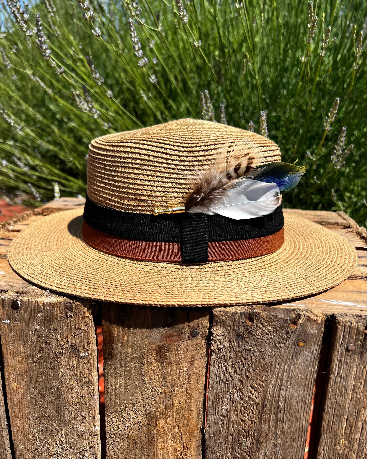 Chapeau paille et sa broche